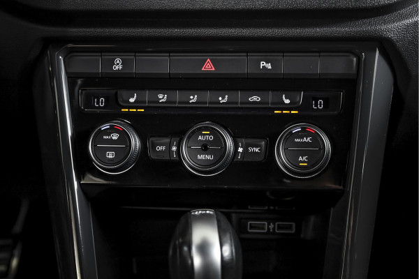 Volkswagen T-Roc 2.0 TSI 190 PK 4Motion Sport - Automaat | Dig. Cockpit | Cruise Control | Stoelverw. | PDC | NAV + App. Connect | ECC | Afn. Trekhaak | LM 17" |