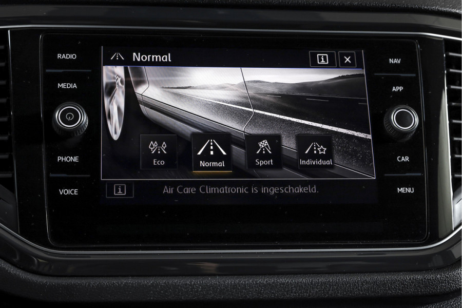 Volkswagen T-Roc 2.0 TSI 190 PK 4Motion Sport - Automaat | Dig. Cockpit | Cruise Control | Stoelverw. | PDC | NAV + App. Connect | ECC | Afn. Trekhaak | LM 17" |