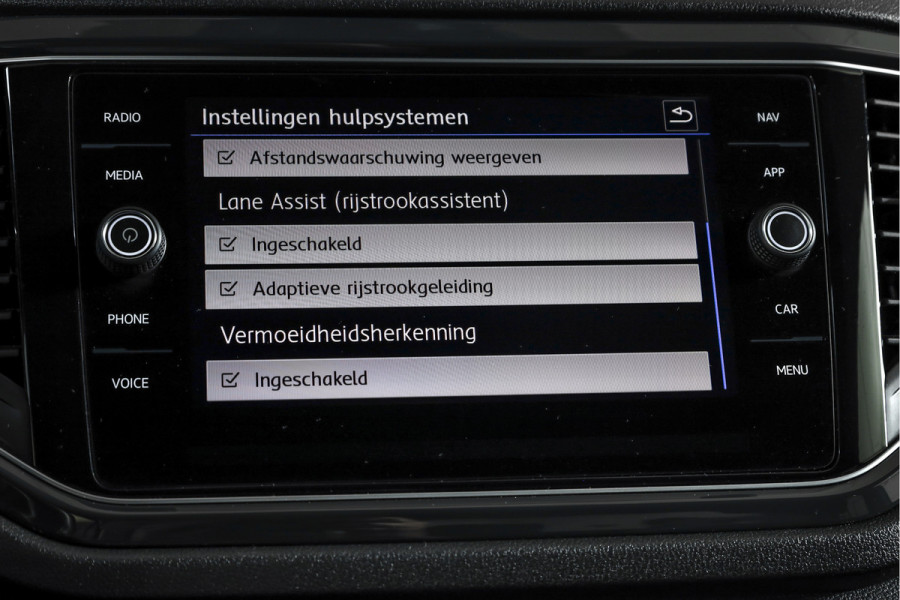 Volkswagen T-Roc 2.0 TSI 190 PK 4Motion Sport - Automaat | Dig. Cockpit | Cruise Control | Stoelverw. | PDC | NAV + App. Connect | ECC | Afn. Trekhaak | LM 17" |