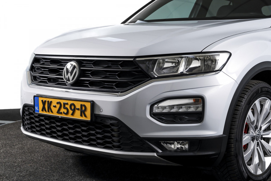Volkswagen T-Roc 2.0 TSI 190 PK 4Motion Sport - Automaat | Dig. Cockpit | Cruise Control | Stoelverw. | PDC | NAV + App. Connect | ECC | Afn. Trekhaak | LM 17" |