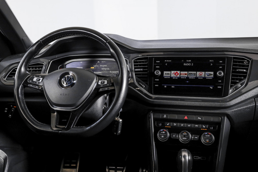 Volkswagen T-Roc 2.0 TSI 190 PK 4Motion Sport - Automaat | Dig. Cockpit | Cruise Control | Stoelverw. | PDC | NAV + App. Connect | ECC | Afn. Trekhaak | LM 17" |