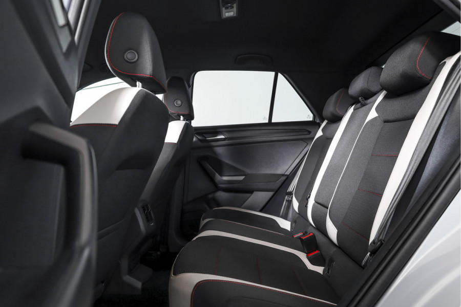 Volkswagen T-Roc 2.0 TSI 190 PK 4Motion Sport - Automaat | Dig. Cockpit | Cruise Control | Stoelverw. | PDC | NAV + App. Connect | ECC | Afn. Trekhaak | LM 17" |