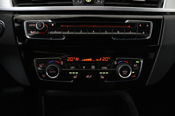 BMW X1 SDrive20i Orange Edition II