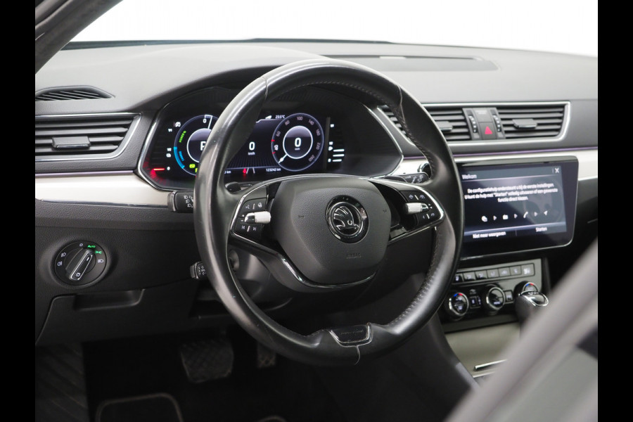 Škoda Superb Combi 1.4 TSI iV Laurin & Klement | Massage | Canton | 360 | Keyless | Adaptive Cruise | Memory | Trekhaak
