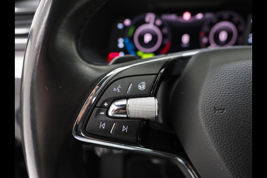Škoda Superb Combi 1.4 TSI iV Laurin & Klement | Massage | Canton | 360 | Keyless | Adaptive Cruise | Memory | Trekhaak