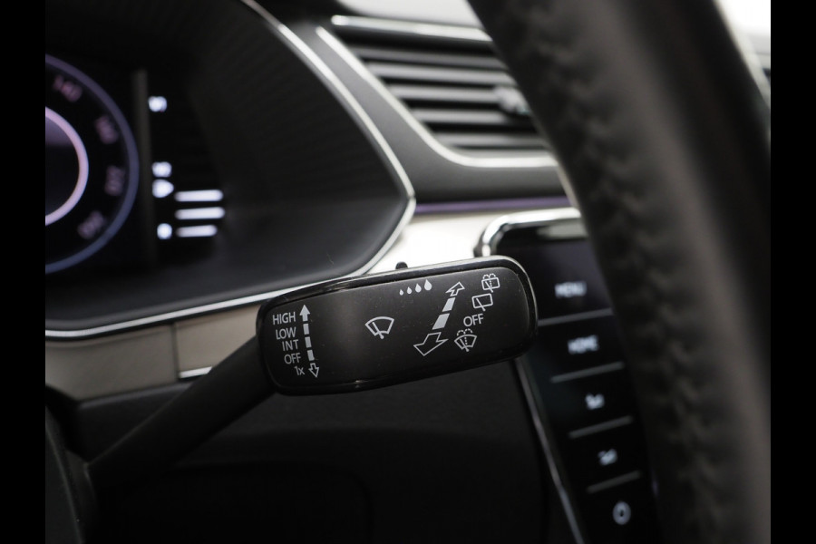 Škoda Superb Combi 1.4 TSI iV Laurin & Klement | Massage | Canton | 360 | Keyless | Adaptive Cruise | Memory | Trekhaak