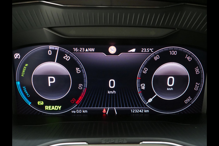 Škoda Superb Combi 1.4 TSI iV Laurin & Klement | Massage | Canton | 360 | Keyless | Adaptive Cruise | Memory | Trekhaak