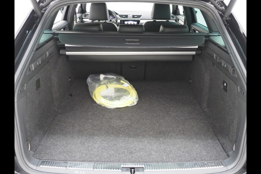 Škoda Superb Combi 1.4 TSI iV Laurin & Klement | Massage | Canton | 360 | Keyless | Adaptive Cruise | Memory | Trekhaak