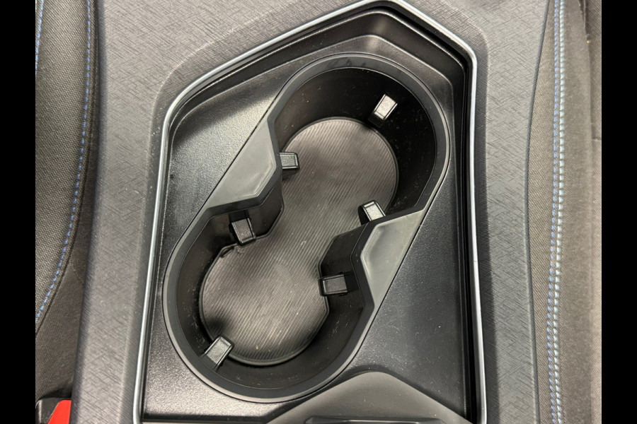 Lynk & Co 01 1.5 AUT. PLUG-IN HYBRIDE PANORAMADAK AIRCO CAMERA CRUISE PDC STOELVERWARMING APPLE CARPLAY