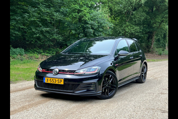 Volkswagen Golf 2.0 TSI GTI Performance | PANO + VIRTUAL + DSG |