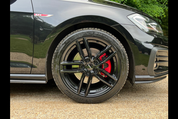 Volkswagen Golf 2.0 TSI GTI Performance | PANO + VIRTUAL + DSG |