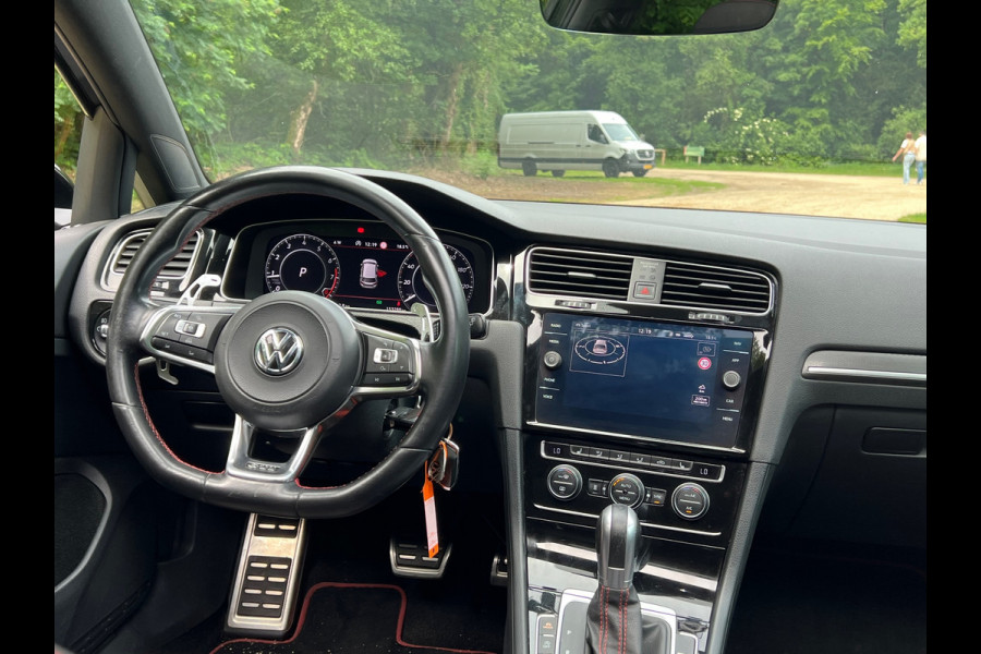 Volkswagen Golf 2.0 TSI GTI Performance | PANO + VIRTUAL + DSG |