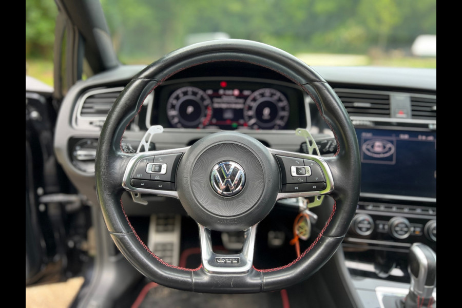 Volkswagen Golf 2.0 TSI GTI Performance | PANO + VIRTUAL + DSG |