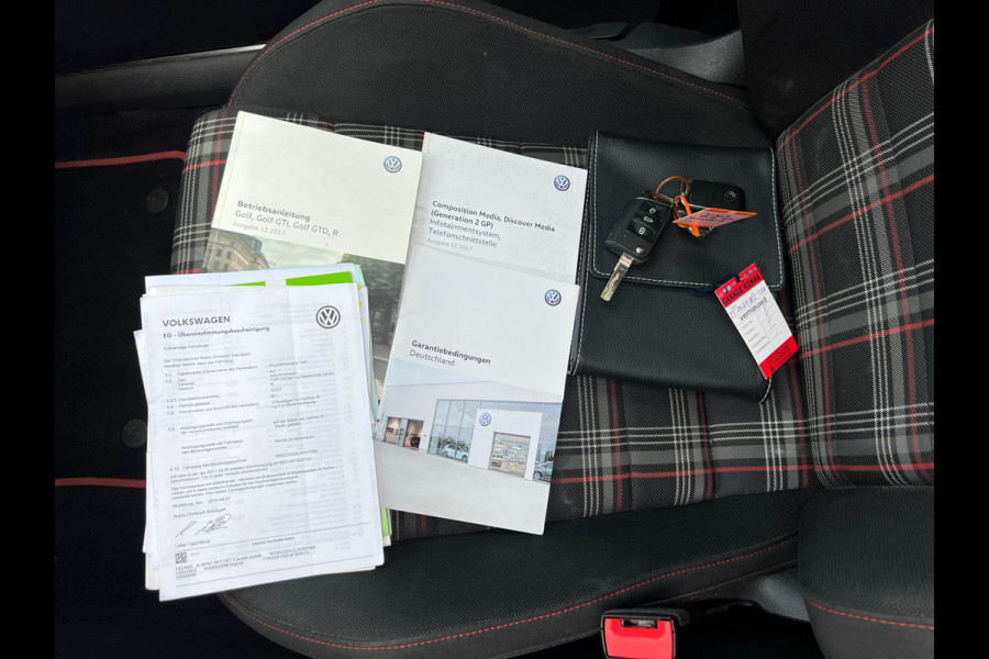 Volkswagen Golf 2.0 TSI GTI Performance | PANO + VIRTUAL + DSG |
