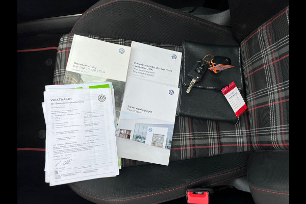 Volkswagen Golf 2.0 TSI GTI Performance | PANO + VIRTUAL + DSG |