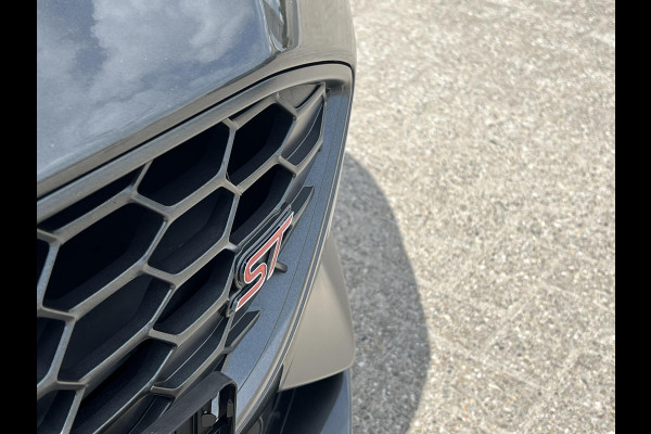 Ford FOCUS Wagon 2.3 EcoBoost ST-3 | 280PK | Adaptive cruise control | Launch control | Winter Pack | Full LED | Camera