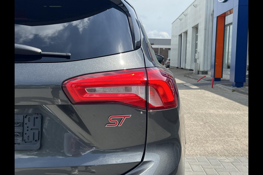Ford FOCUS Wagon 2.3 EcoBoost ST-3 | 280PK | Adaptive cruise control | Launch control | Winter Pack | Full LED | Camera