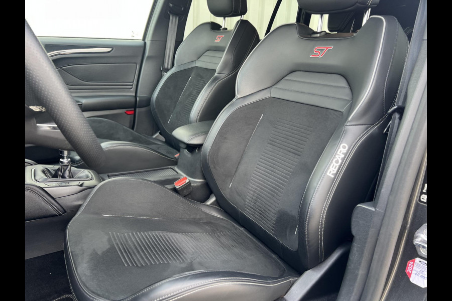 Ford FOCUS Wagon 2.3 EcoBoost ST-3 | 280PK | Adaptive cruise control | Launch control | Winter Pack | Full LED | Camera