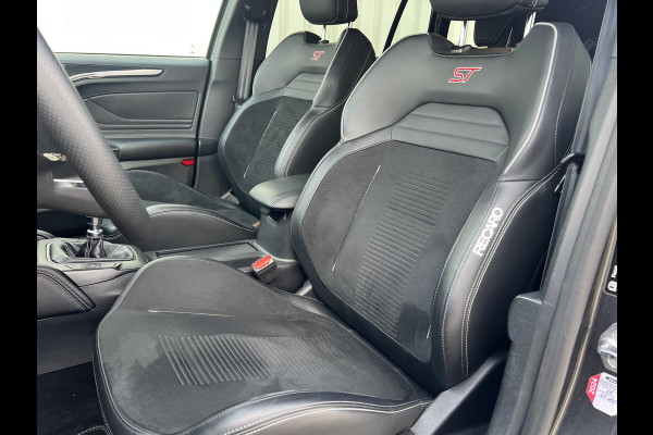 Ford FOCUS Wagon 2.3 EcoBoost ST-3 | 280PK | Adaptive cruise control | Launch control | Winter Pack | Full LED | Camera