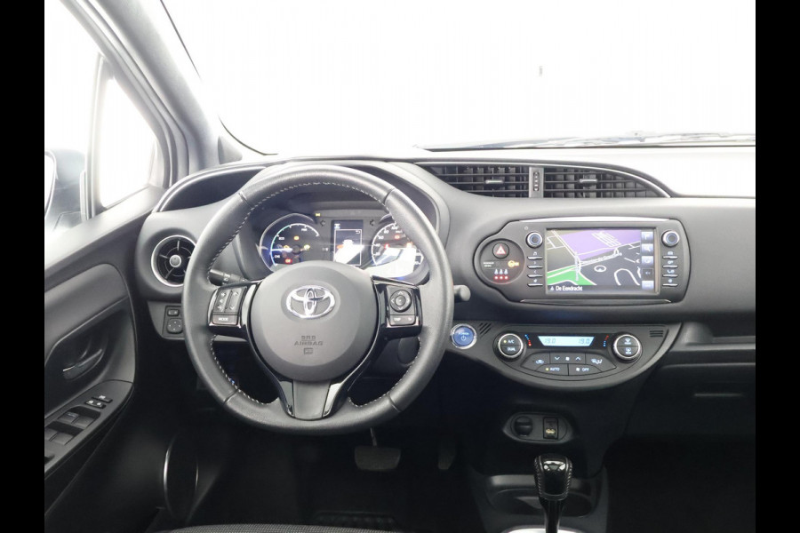 Toyota Yaris 1.5 HYBRID PREMIUM LIMITED GARANTIE 9-2028 PANODAK.NAVI.LEDER.ETC ETC