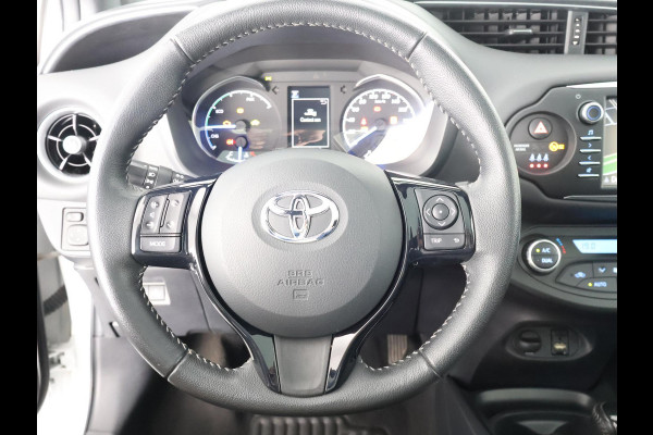 Toyota Yaris 1.5 HYBRID PREMIUM LIMITED GARANTIE 9-2028 PANODAK.NAVI.LEDER.ETC ETC