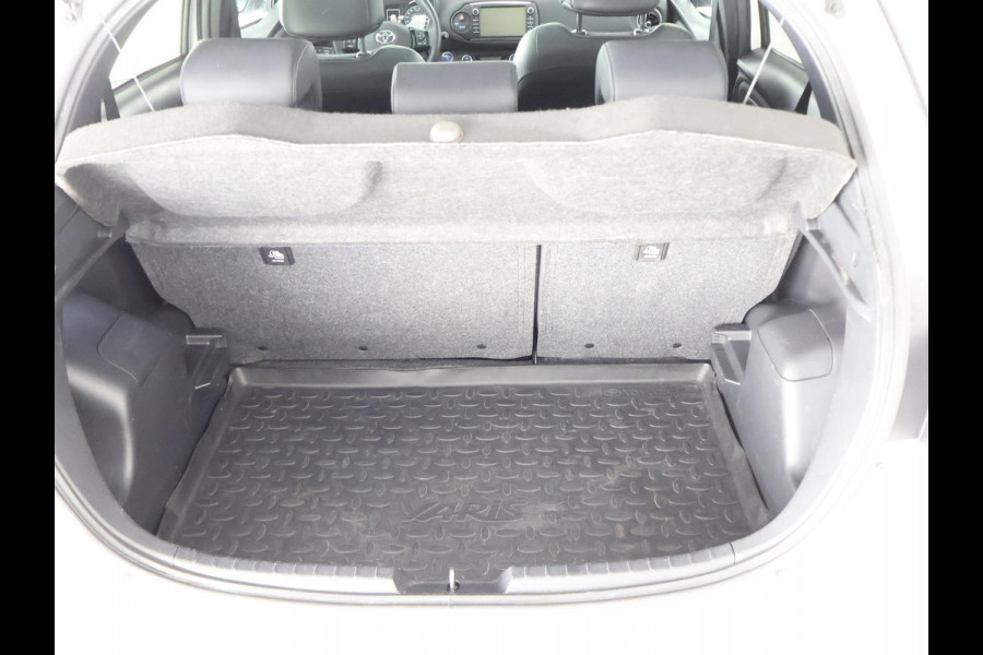Toyota Yaris 1.5 HYBRID PREMIUM LIMITED GARANTIE 9-2028 PANODAK.NAVI.LEDER.ETC ETC