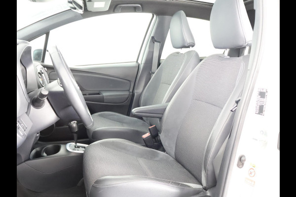 Toyota Yaris 1.5 HYBRID PREMIUM LIMITED GARANTIE 9-2028 PANODAK.NAVI.LEDER.ETC ETC