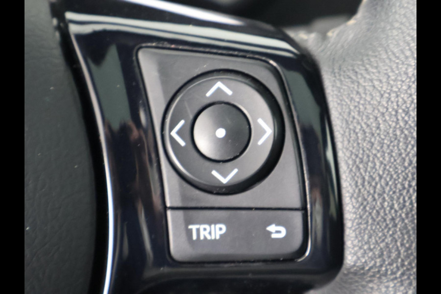 Toyota Yaris 1.5 HYBRID PREMIUM LIMITED GARANTIE 9-2028 PANODAK.NAVI.LEDER.ETC ETC