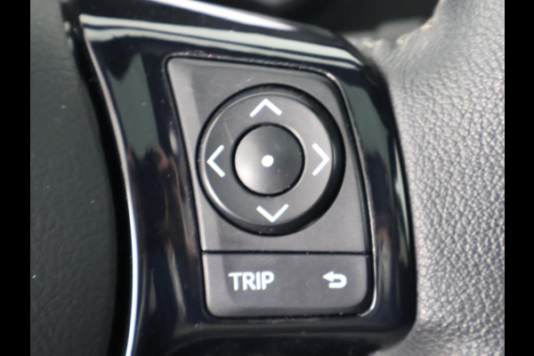 Toyota Yaris 1.5 HYBRID PREMIUM LIMITED GARANTIE 9-2028 PANODAK.NAVI.LEDER.ETC ETC