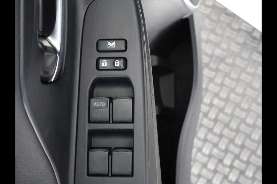 Toyota Yaris 1.5 HYBRID PREMIUM LIMITED GARANTIE 9-2028 PANODAK.NAVI.LEDER.ETC ETC