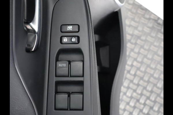 Toyota Yaris 1.5 HYBRID PREMIUM LIMITED GARANTIE 9-2028 PANODAK.NAVI.LEDER.ETC ETC