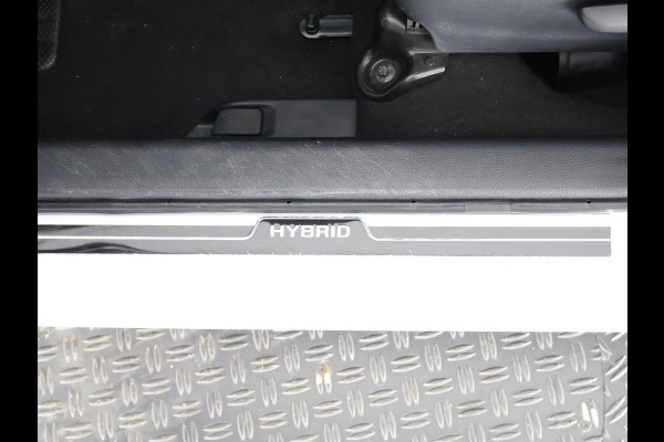 Toyota Yaris 1.5 HYBRID PREMIUM LIMITED GARANTIE 9-2028 PANODAK.NAVI.LEDER.ETC ETC