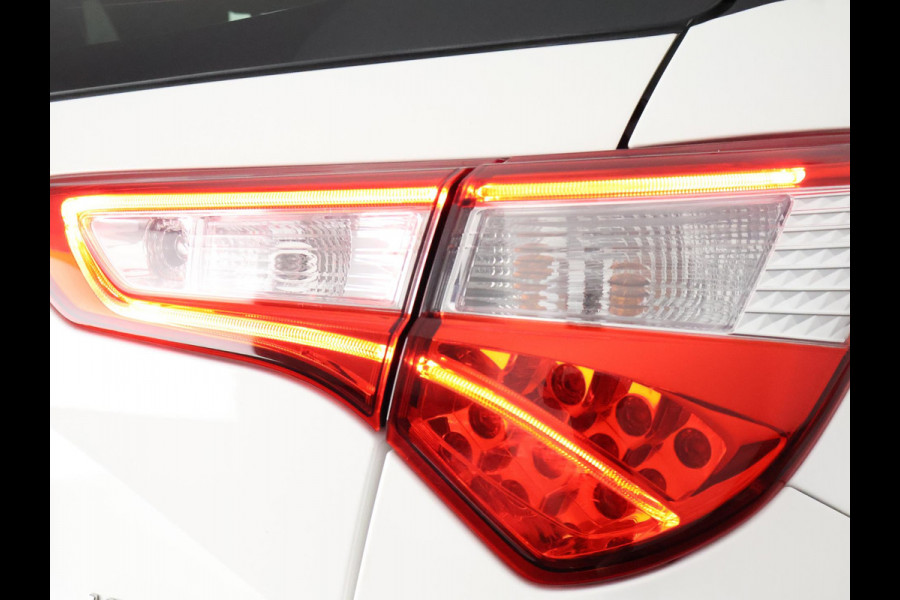 Toyota Yaris 1.5 HYBRID PREMIUM LIMITED GARANTIE 9-2028 PANODAK.NAVI.LEDER.ETC ETC