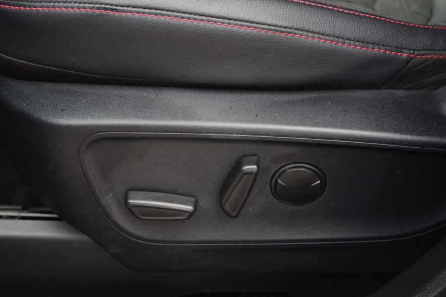 Ford Kuga 2.5 PHEV ST-Line X 225 PK, Head-Up Display, Adap. Cruise Control, Camera, Carplay