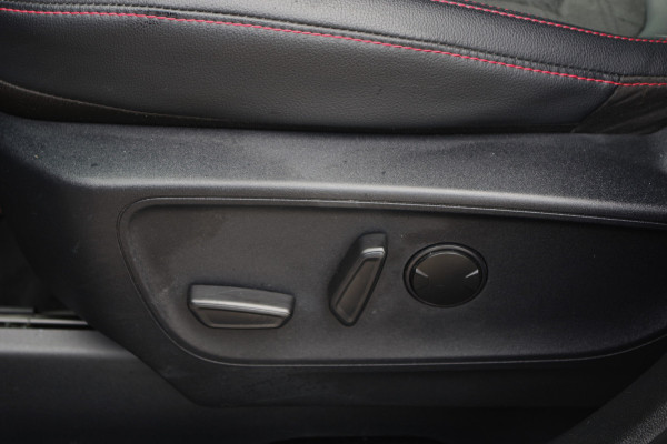Ford Kuga 2.5 PHEV ST-Line X 225 PK, Head-Up Display, Adap. Cruise Control, Camera, Carplay