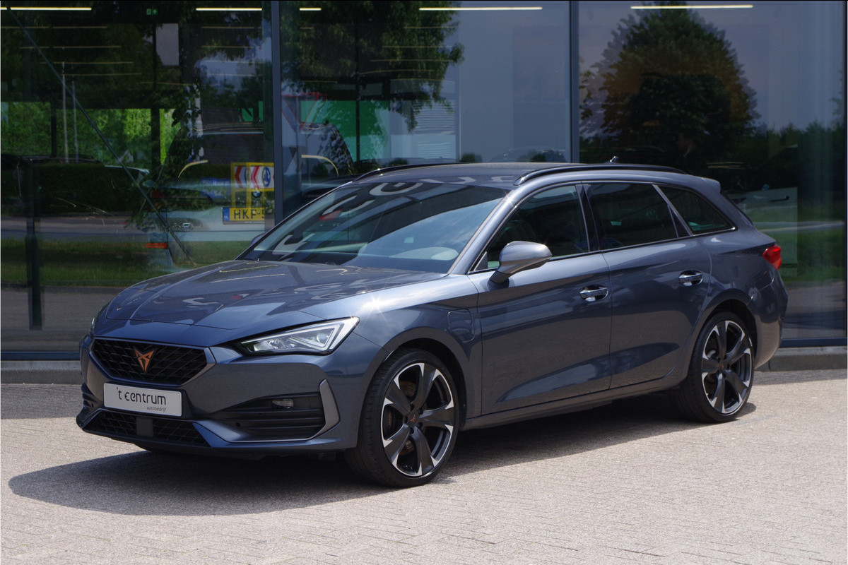 CUPRA Leon Sportstourer 1.4 e-Hybrid 245 PK VZ Adrenaline, Adap. Cruise Control, Sfeerverlichting, Carplay, IClimate CUPRA Leon Sportstourer 1.4 e-Hybrid 245 PK VZ Adrenaline, Adap. Cruise Control, Sfeerverlichting, Carplay, IClimate