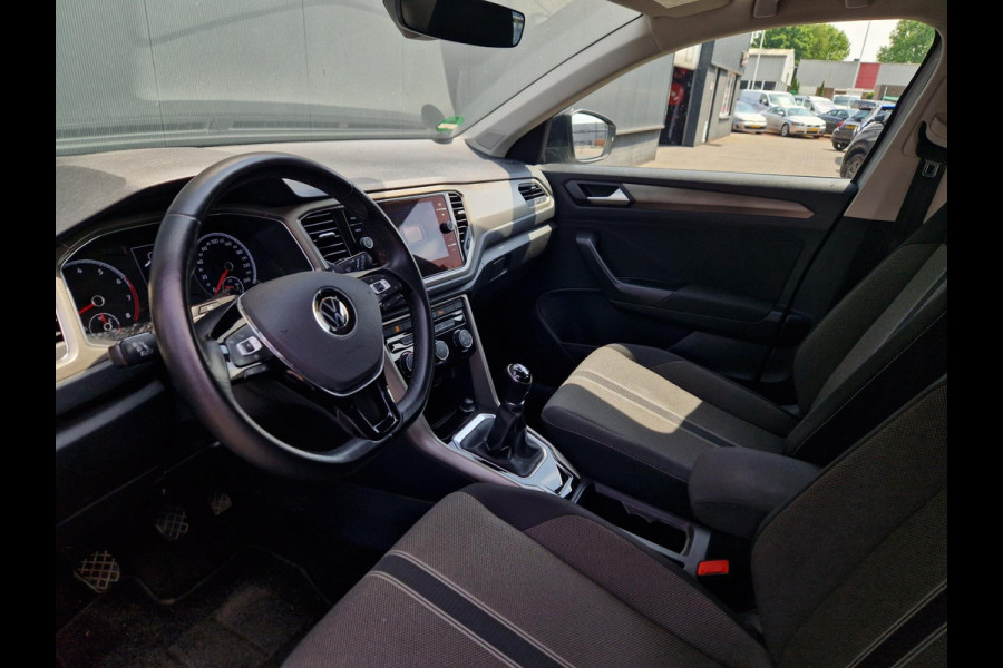 Volkswagen T-Roc 1.5 TSI 150PK Org NL NAP IQ Drive /Trekhaak /Garantie