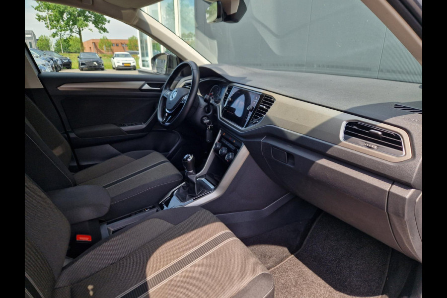 Volkswagen T-Roc 1.5 TSI 150PK Org NL NAP IQ Drive /Trekhaak /Garantie