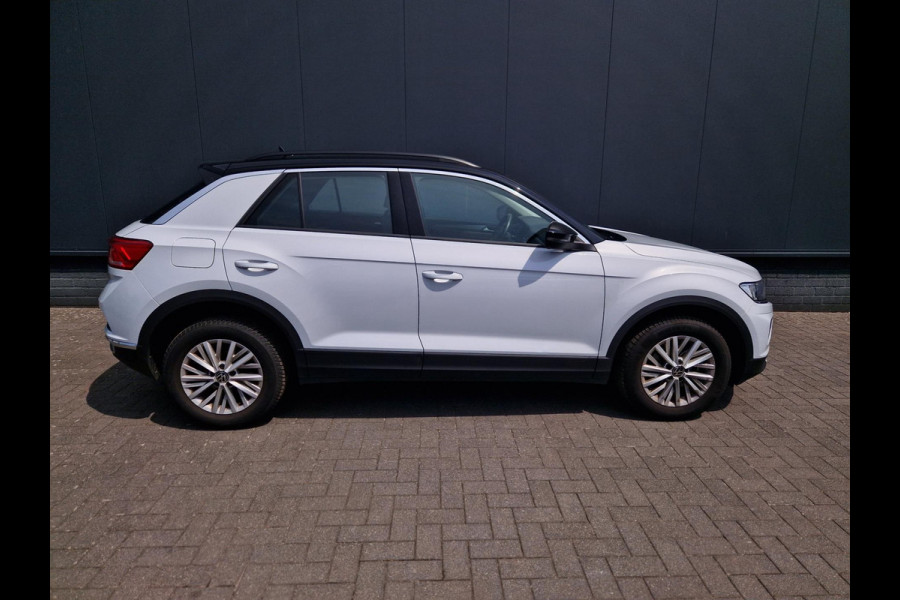 Volkswagen T-Roc 1.5 TSI 150PK Org NL NAP IQ Drive /Trekhaak /Garantie