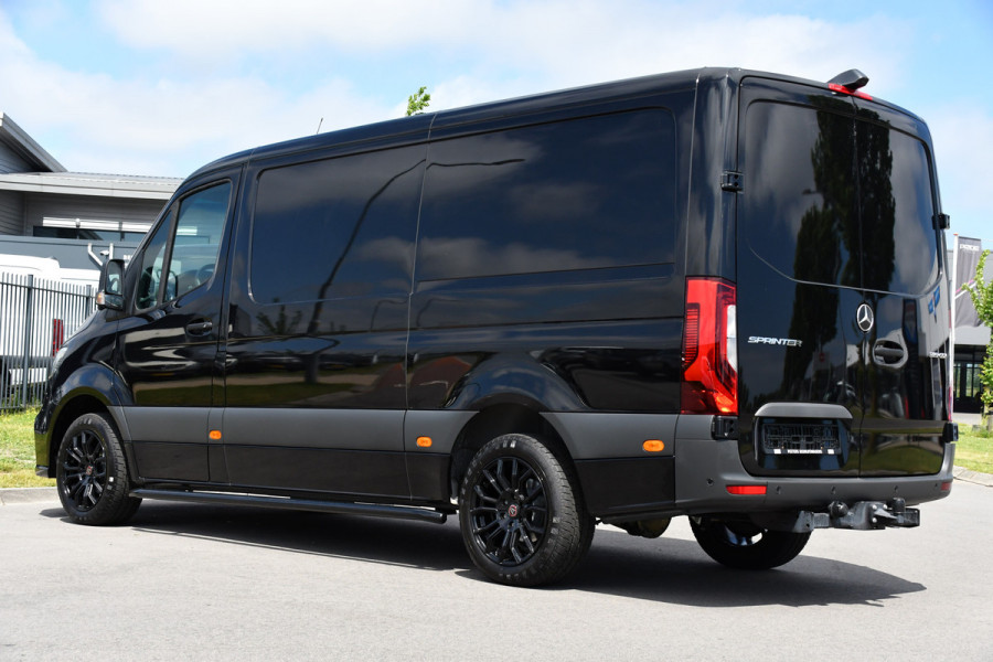 Mercedes-Benz Sprinter 319 1.9 CDI L2H1 AMG Edition Pro Adaptieve Cruise, 360 Camera, Carplay, LED, Clima, 190PK, Multimedia, Stoelverwarming, Uniek!