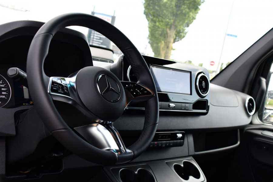 Mercedes-Benz Sprinter 319 1.9 CDI L2H1 AMG Edition Pro Adaptieve Cruise, 360 Camera, Carplay, LED, Clima, 190PK, Multimedia, Stoelverwarming, Uniek!