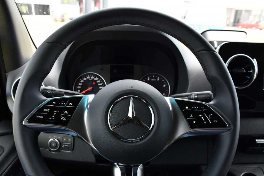 Mercedes-Benz Sprinter 319 1.9 CDI L2H1 AMG Edition Pro Adaptieve Cruise, 360 Camera, Carplay, LED, Clima, 190PK, Multimedia, Stoelverwarming, Uniek!
