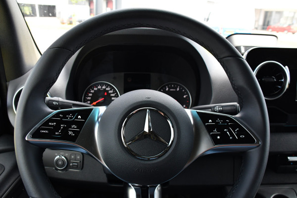 Mercedes-Benz Sprinter 319 1.9 CDI L2H1 AMG Edition Pro Adaptieve Cruise, 360 Camera, Carplay, LED, Clima, 190PK, Multimedia, Stoelverwarming, Uniek!