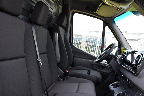 Mercedes-Benz Sprinter 319 1.9 CDI L2H1 AMG Edition Pro Adaptieve Cruise, 360 Camera, Carplay, LED, Clima, 190PK, Multimedia, Stoelverwarming, Uniek!