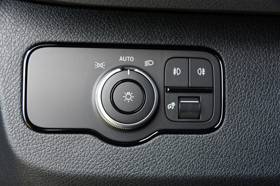 Mercedes-Benz Sprinter 319 1.9 CDI L2H1 AMG Edition Pro Adaptieve Cruise, 360 Camera, Carplay, LED, Clima, 190PK, Multimedia, Stoelverwarming, Uniek!