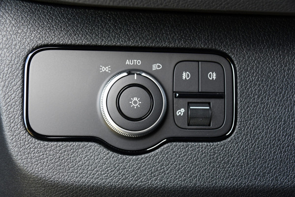 Mercedes-Benz Sprinter 319 1.9 CDI L2H1 AMG Edition Pro Adaptieve Cruise, 360 Camera, Carplay, LED, Clima, 190PK, Multimedia, Stoelverwarming, Uniek!