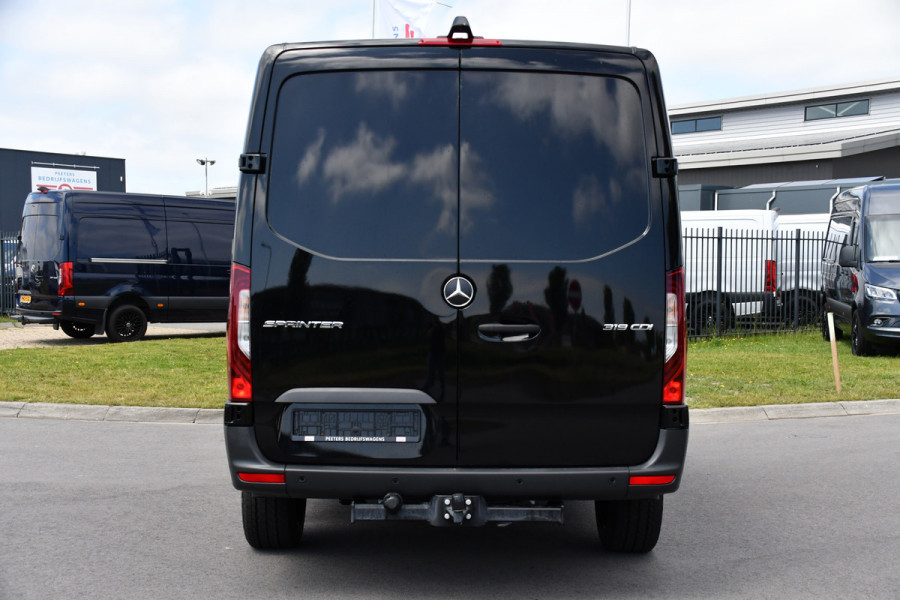 Mercedes-Benz Sprinter 319 1.9 CDI L2H1 AMG Edition Pro Adaptieve Cruise, 360 Camera, Carplay, LED, Clima, 190PK, Multimedia, Stoelverwarming, Uniek!