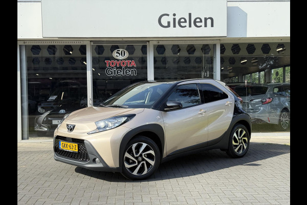 Toyota Aygo X 1.0 VVT-i Pulse Bi-Tone | Stoelverwarming, 17 inch, Apple CarPlay/Android Auto, Camera, Licht + Regensensor