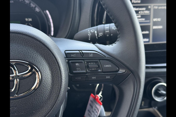 Toyota Aygo X 1.0 VVT-i Pulse Bi-Tone | Stoelverwarming, 17 inch, Apple CarPlay/Android Auto, Camera, Licht + Regensensor