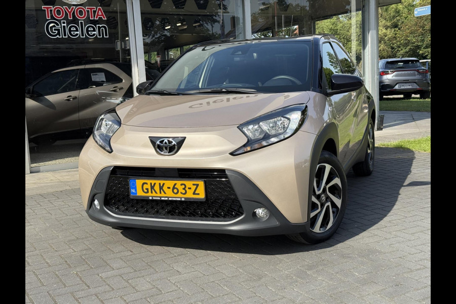 Toyota Aygo X 1.0 VVT-i Pulse Bi-Tone | Stoelverwarming, 17 inch, Apple CarPlay/Android Auto, Camera, Licht + Regensensor